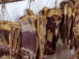 údená slanina prerastená